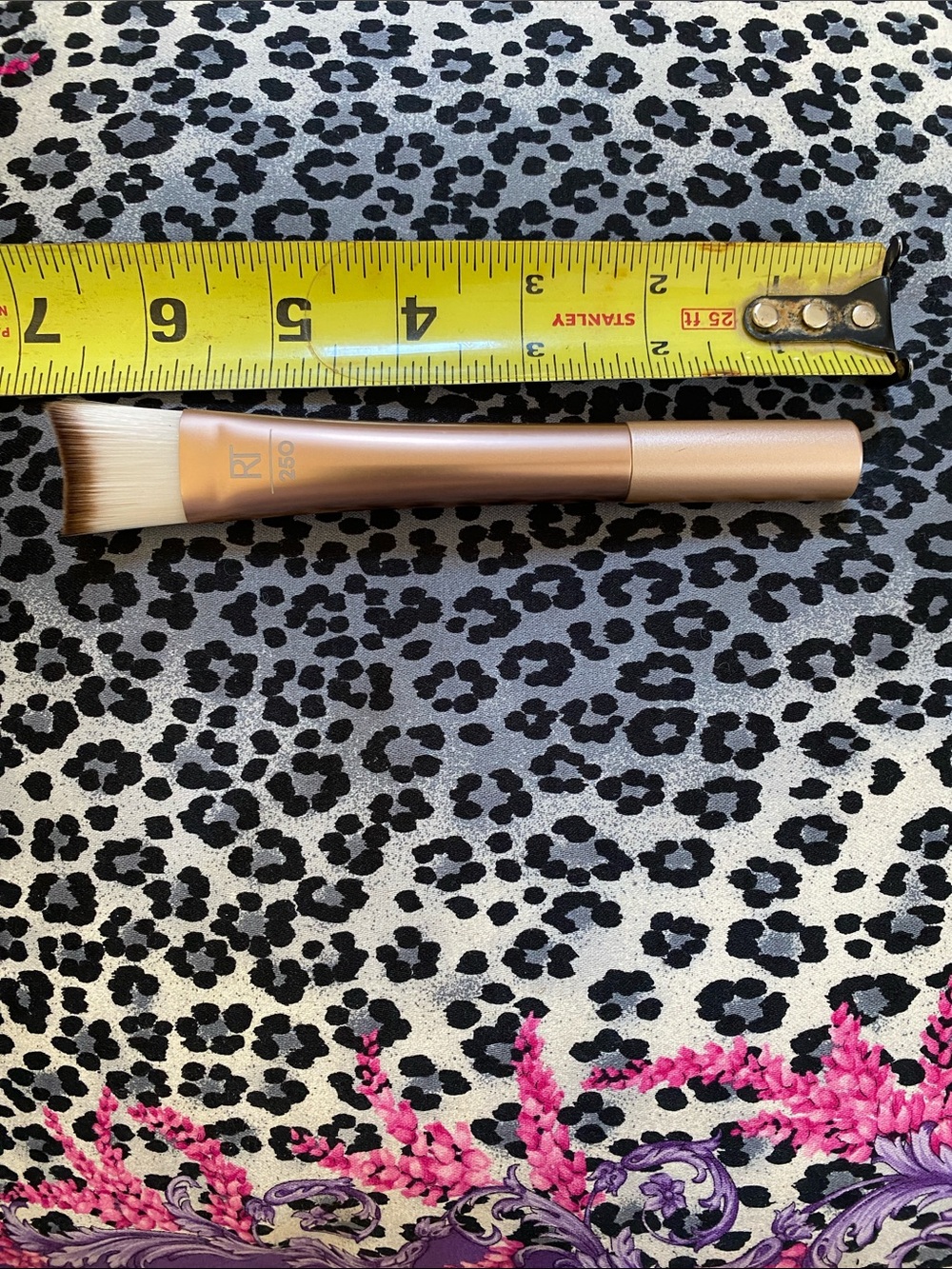 RT Perfecting Primer Plush Bristles Use Sweeping Motion Apply Serums Primers